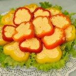 Сырный салат в болгарском перце
