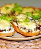 Бутерброды с грибами в духовке