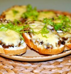 Бутерброды с грибами в духовке