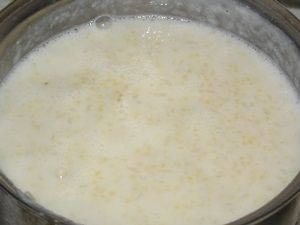 пшённо-рисовая каша в кастрюле