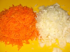 лук и морковка для икры быклажанной