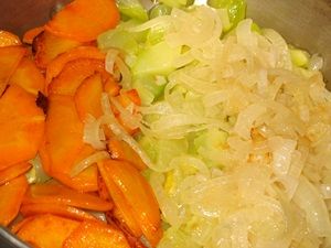 Жареные овощи для кабачковой икры