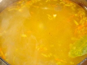 Варка супа с фрикадельками и рисом