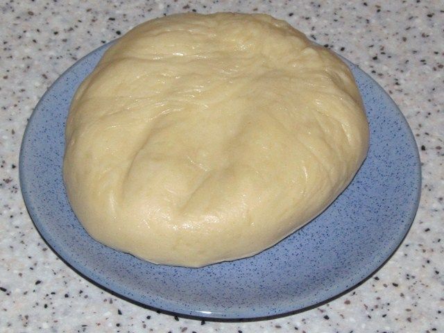 Тесто на вареники в хлебопечке. Тесто для пельменей в хлебопечке. Пельменное тесто в хлебопечке. Заварное тесто для вареников на кипятке.