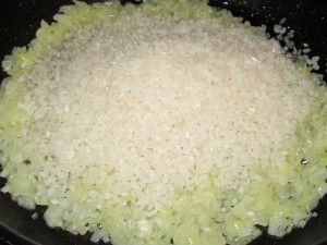 сухой рис на луке