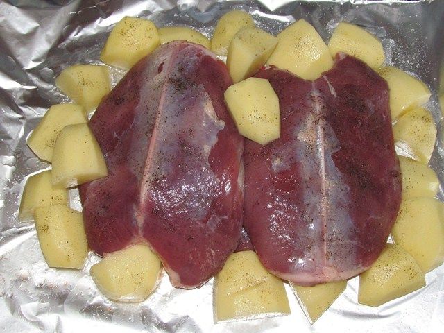 Филе утки с картошкой в духовке