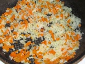 обжарка морковки и лука