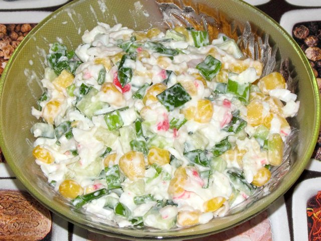 Салат из крабовых палочек с рисом - пошаговый рецепт с фото