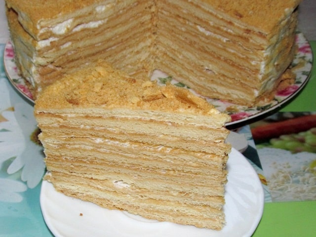 Торт Рыжик со сметанным кремом