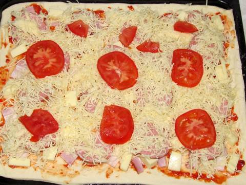 фото помидора на пицце