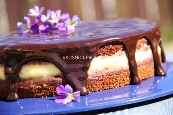 Видео рецепт “Торт шоколадный на сметане с шоколадным кремом”