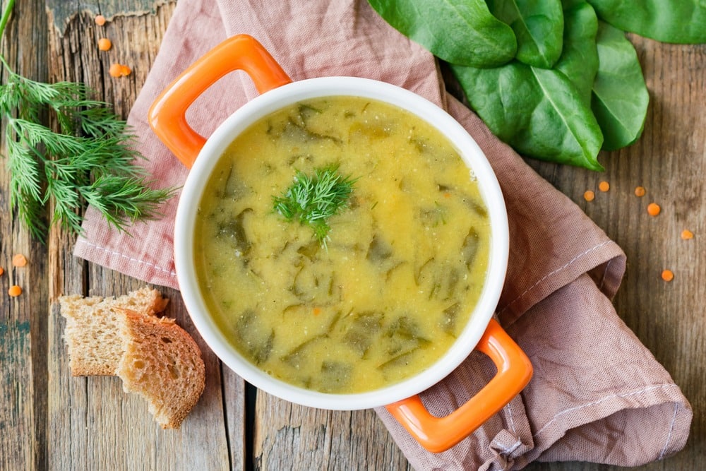 Крем-суп из чечевицы со щавелем